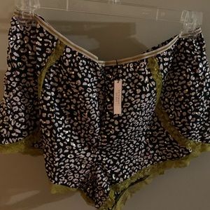 Cotton and lace sleep short